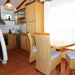 Thea Mit Terrasse Semesterbostad