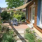 Thea Mit Terrasse